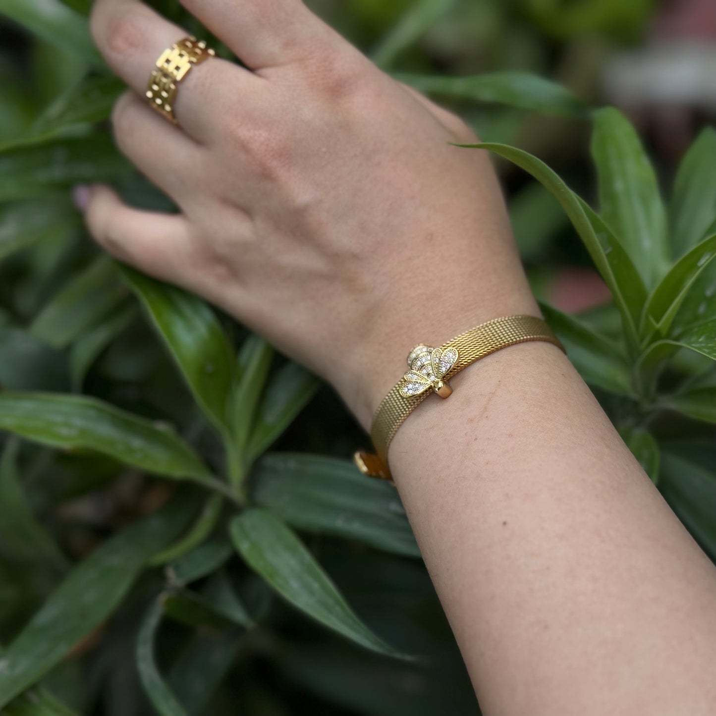Bee Real – Gold Mesh Double Sided Bracelet