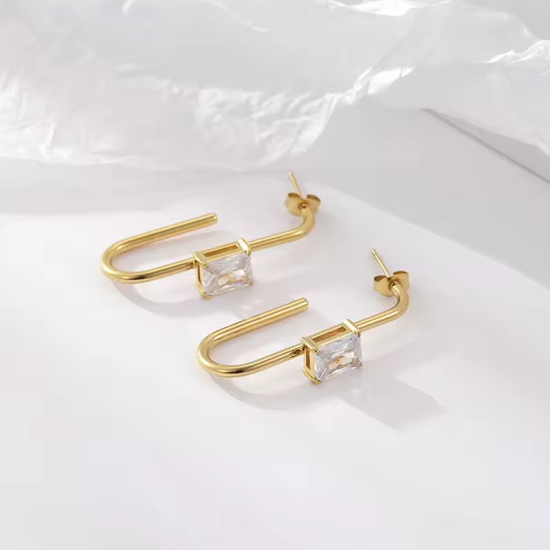 Glimmer - Gold Earrings with White Crystal