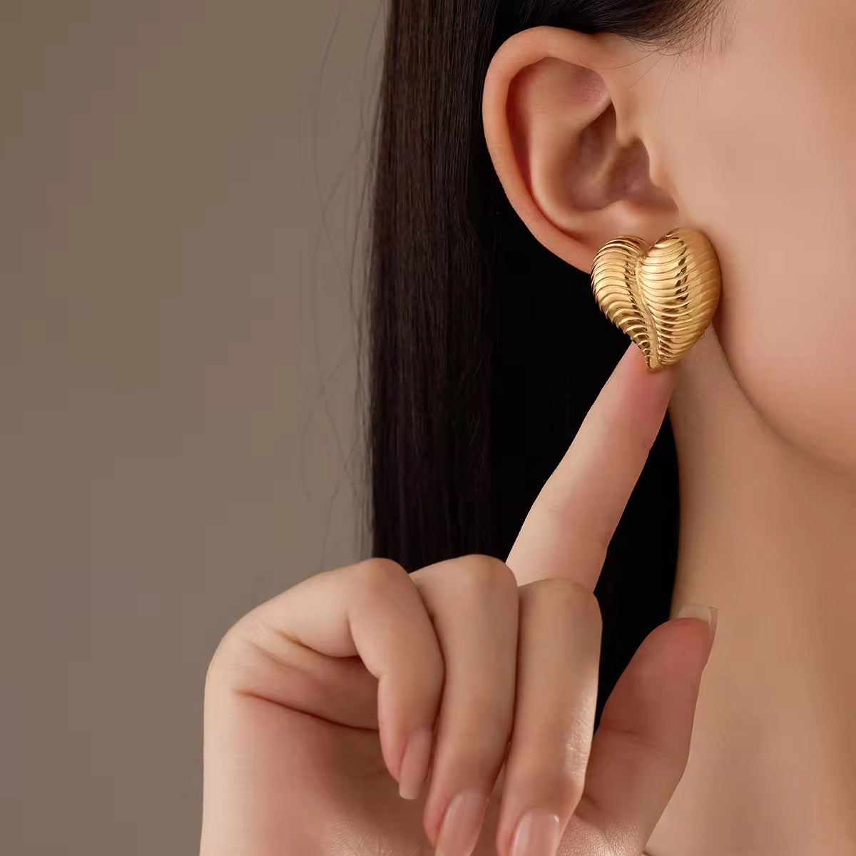 Heavy Heart – Chunky Gold Heart Earrings