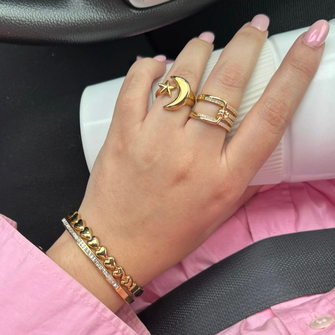 Emotionally Available - Gold Heart Link Bangle