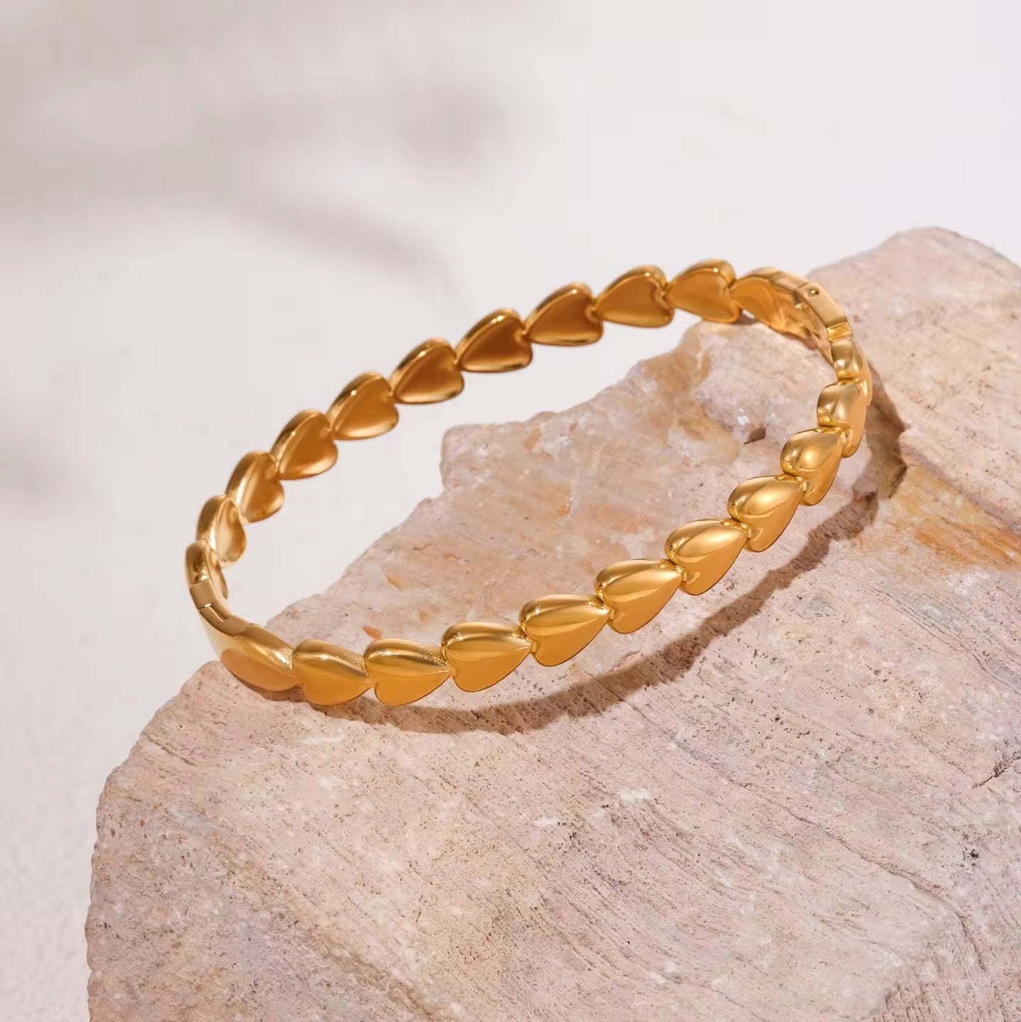 Emotionally Available - Gold Heart Link Bangle