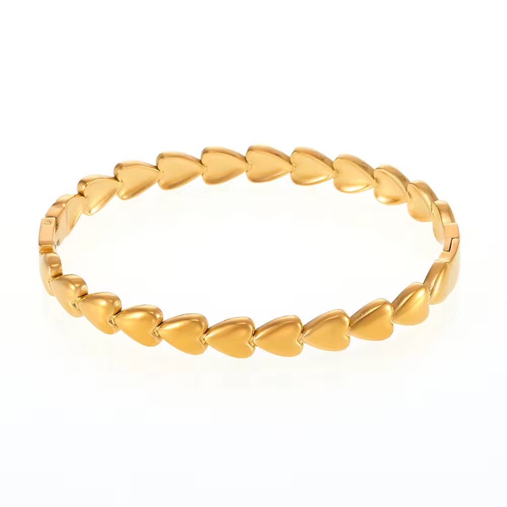 Emotionally Available - Gold Heart Link Bangle