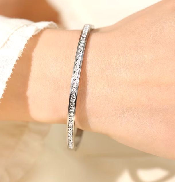 Flirt Alert – Stackable Silver Bangle