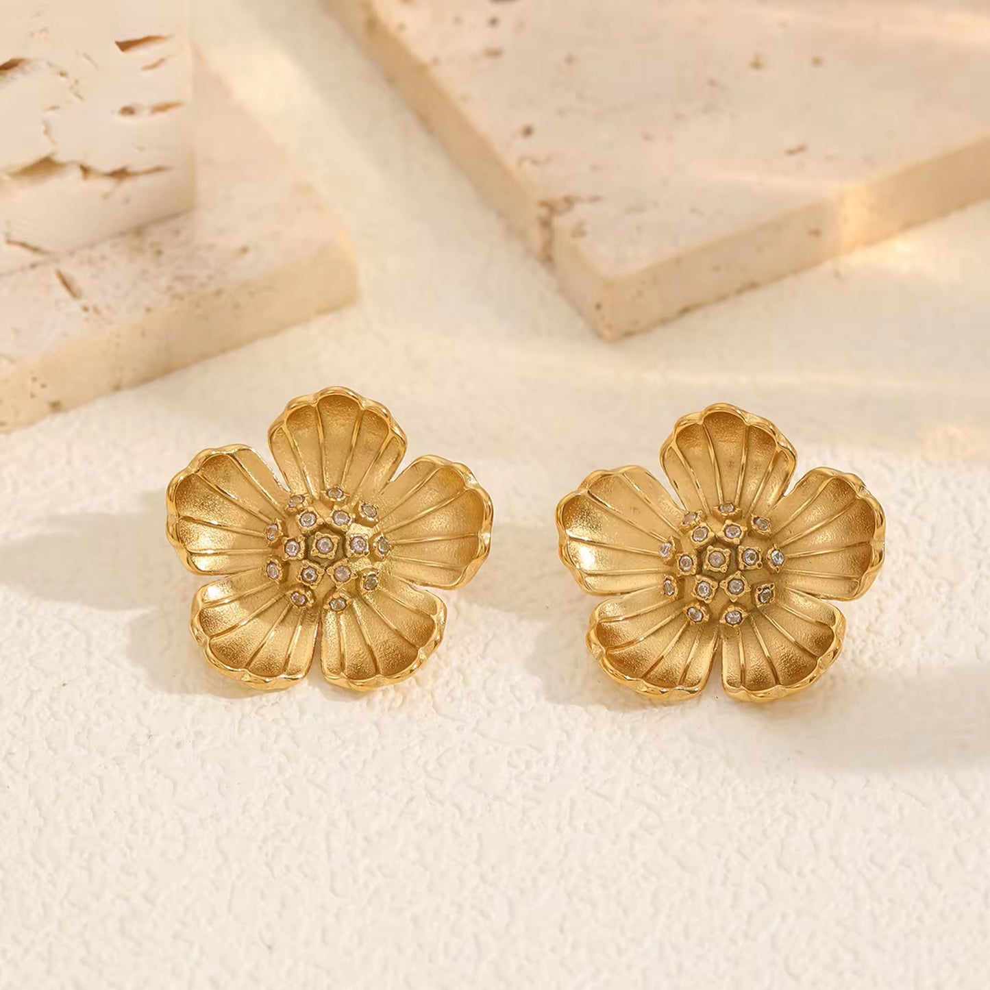 Floral Daze - Gold Flower Earrings