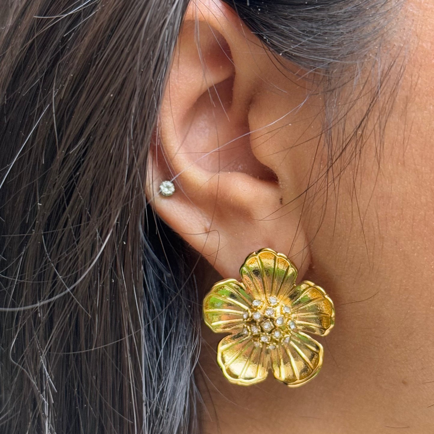 Floral Daze - Gold Flower Earrings