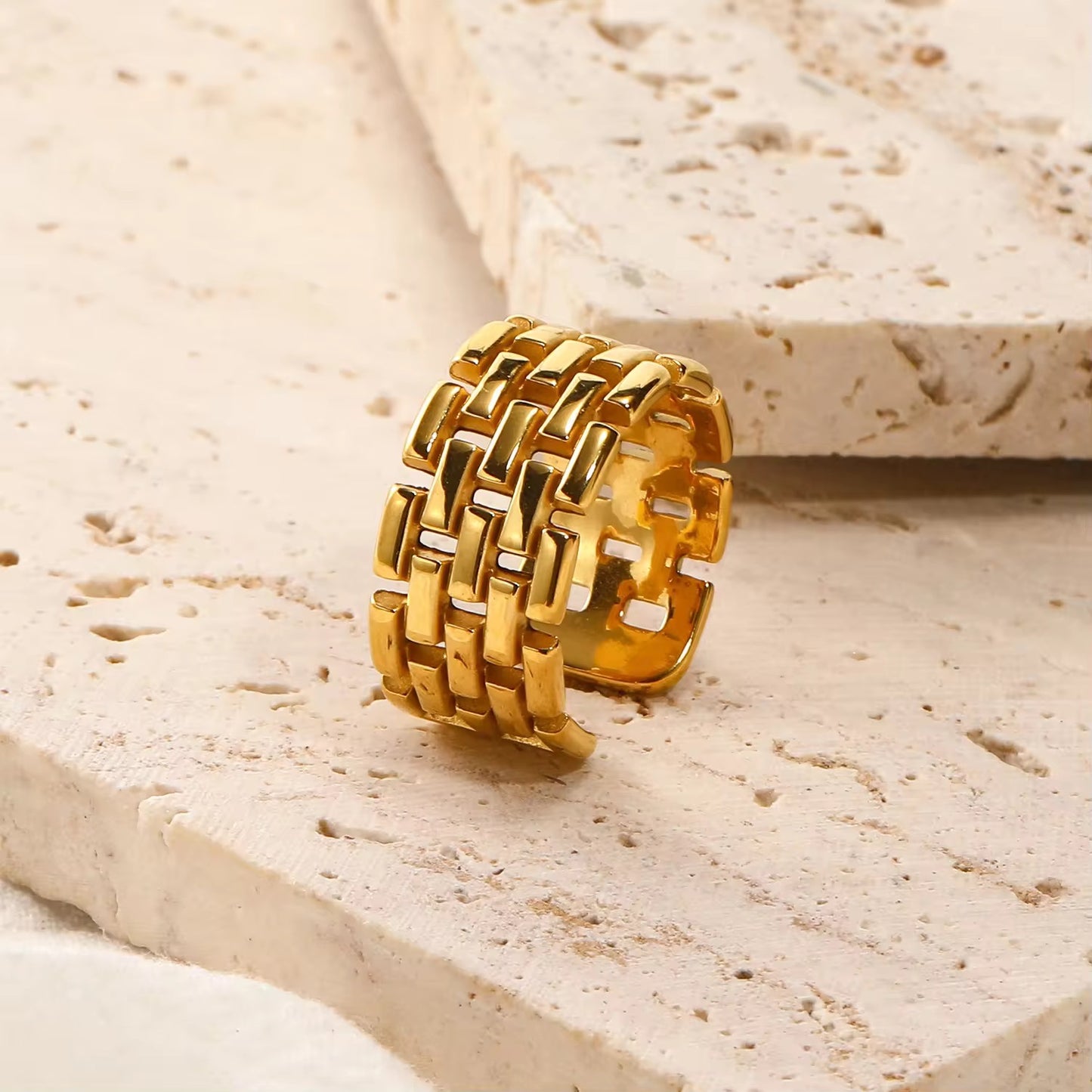 No Strings, Just Links - Linked Gold Ring