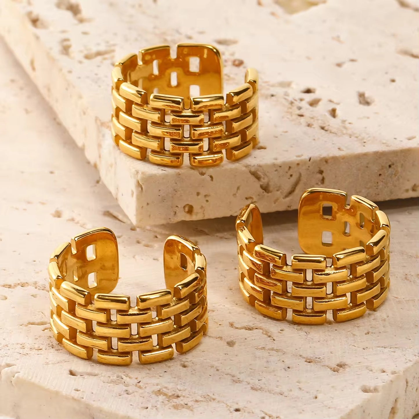 No Strings, Just Links - Linked Gold Ring