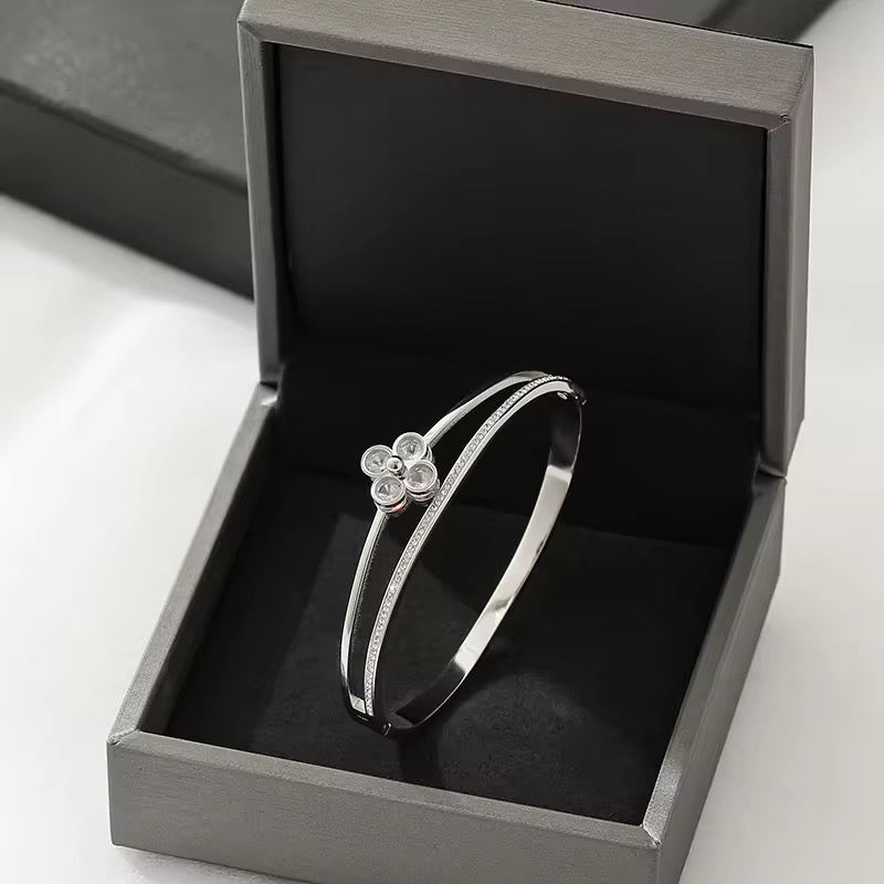 Lovebombed – Dainty Silver Flower Bangle