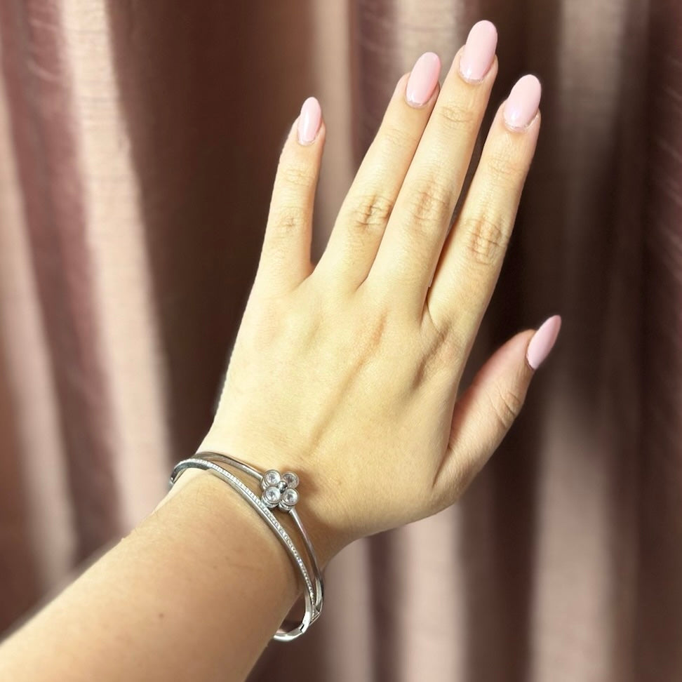 Lovebombed – Dainty Silver Flower Bangle