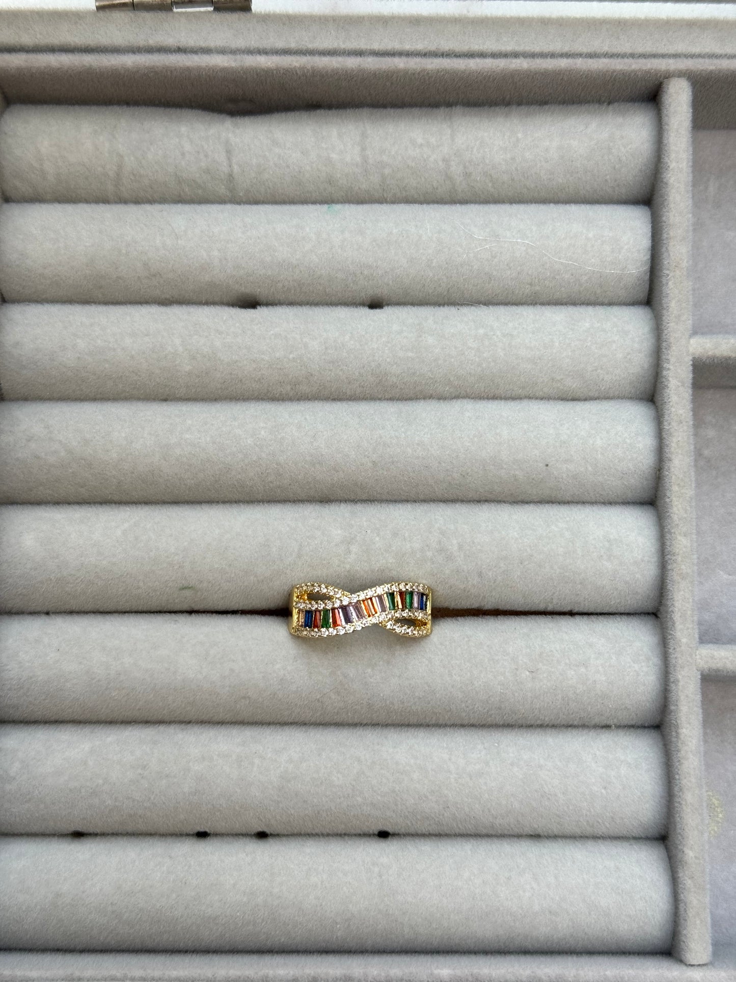 Mood Swing – Crossover Ring with Multicolor Gems