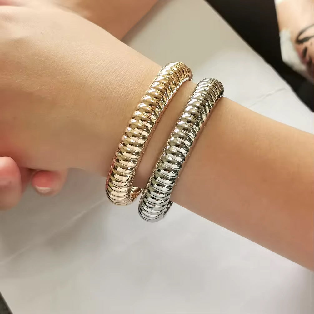 Plot Twist – Twisted Gold Bangle